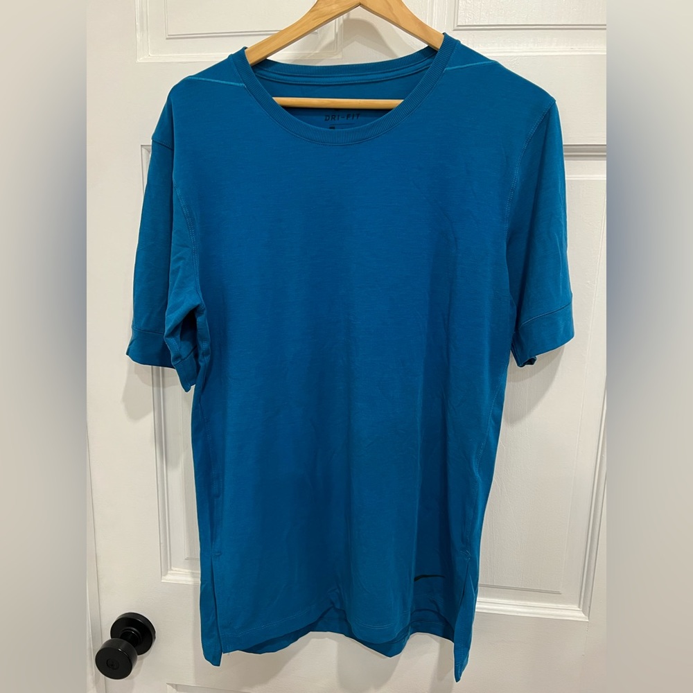 Nike men’s drifit workout tee sz med